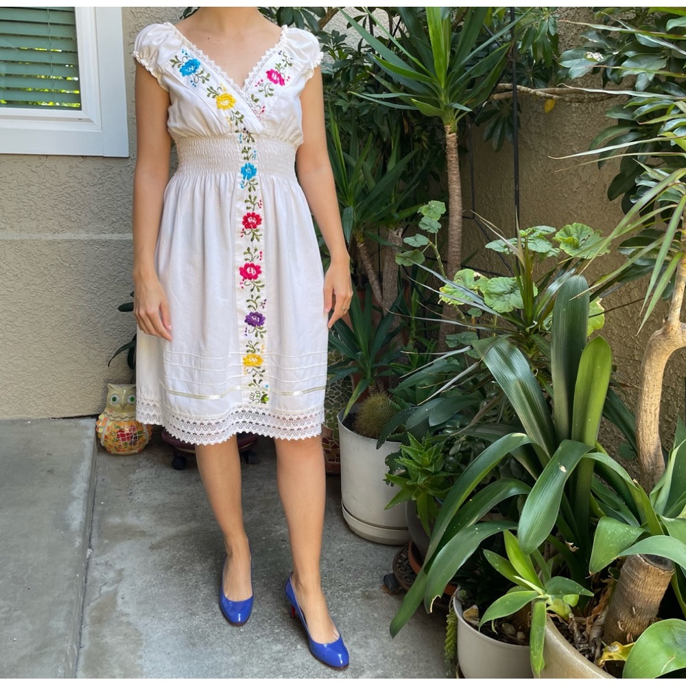 Vintage cream cotton dress with floral embroidery in front